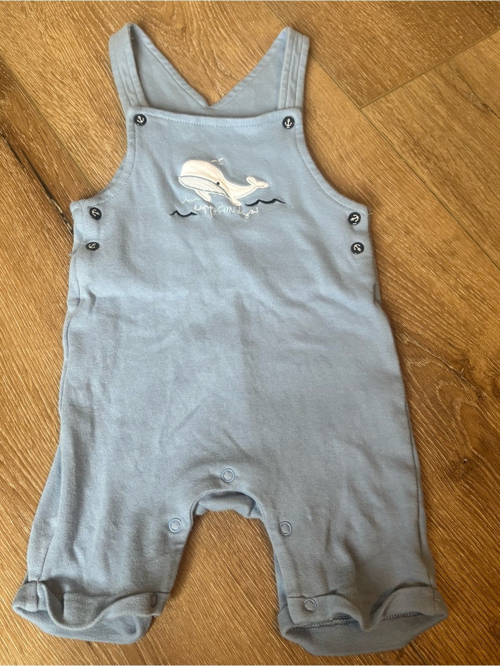 Baby boys size 6-9M blue whale romper overalls